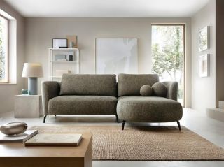 🖤 Nadčasový dizajn, ktorý vynikne v každom interiéri. Rohová sedačka GARRETT spája komfort, štýl a funkčnosť v jednom...